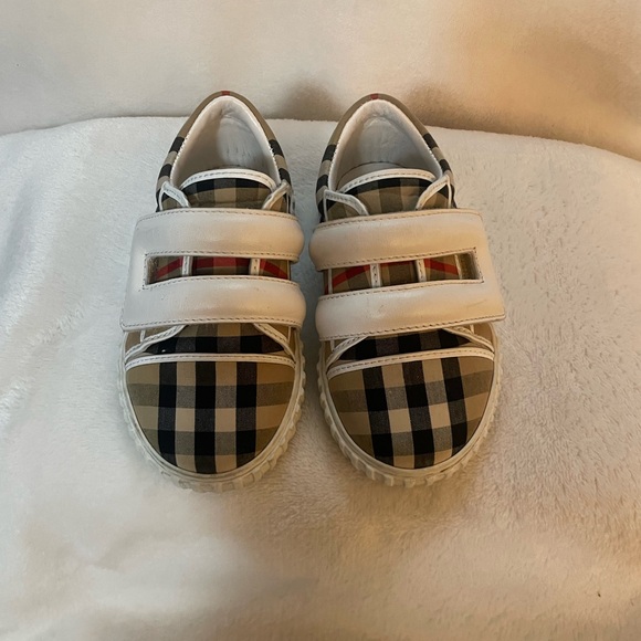 Burberry Kids Sneakers with Plaid and White Accents - Picture 2 of 4